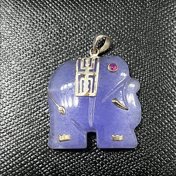 Lavender Jade Carved Elephant Pendant - Picture 6 of 6